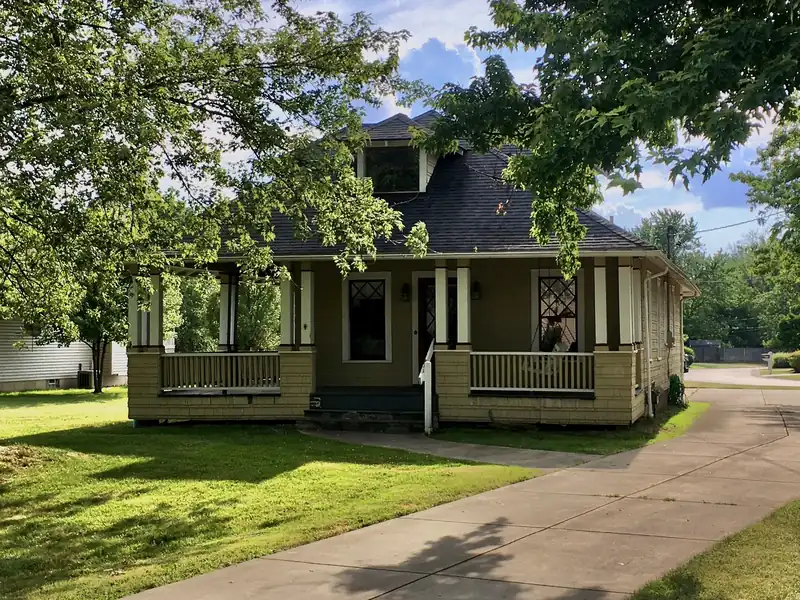 Plaza Midwood 3 bed with front porch